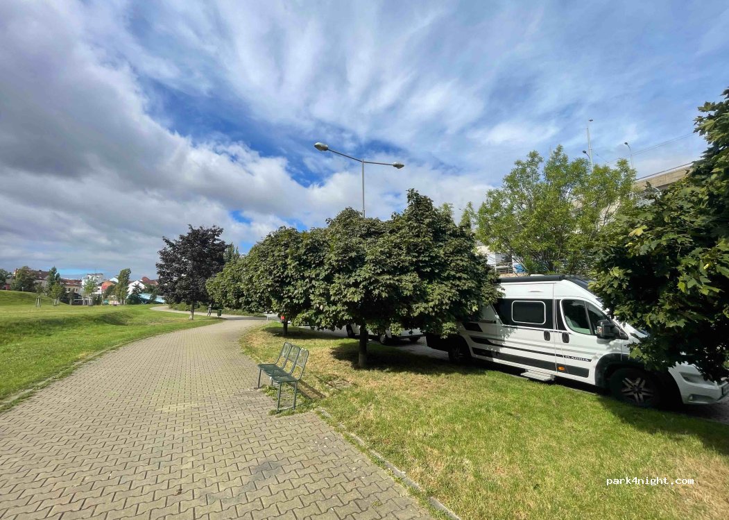 (326 00) Pilsen - 2 U Ježíška — foto 2
