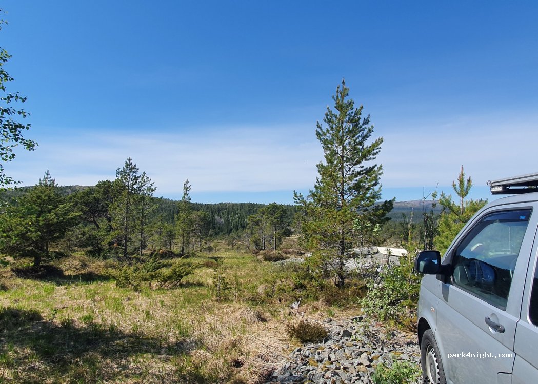 (7113) Husbysjøen - Unnamed road — foto