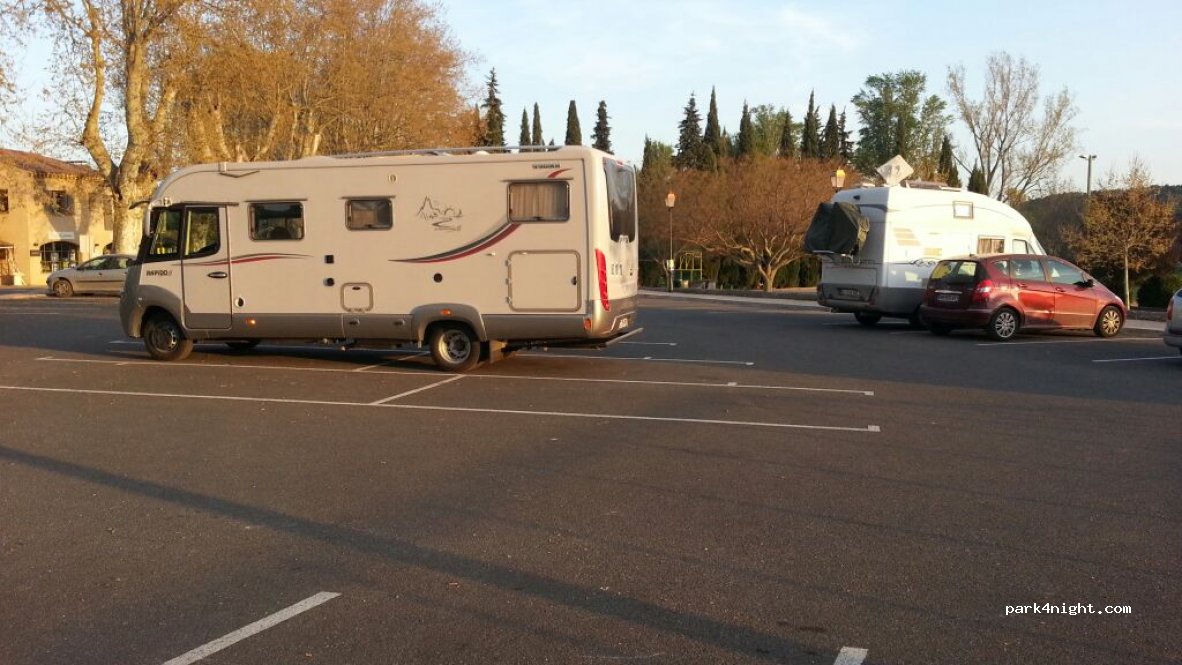 (84160) Lourmarin - Chemin de Pierrouret — foto