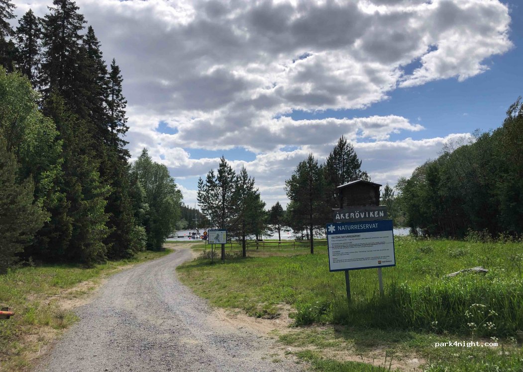 (860 35) Åstön - Unnamed Road — foto 2