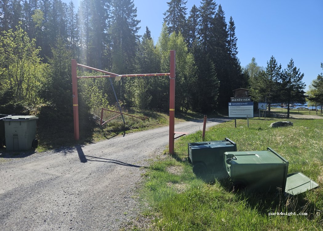 (860 35) Åstön - Unnamed Road — foto 4