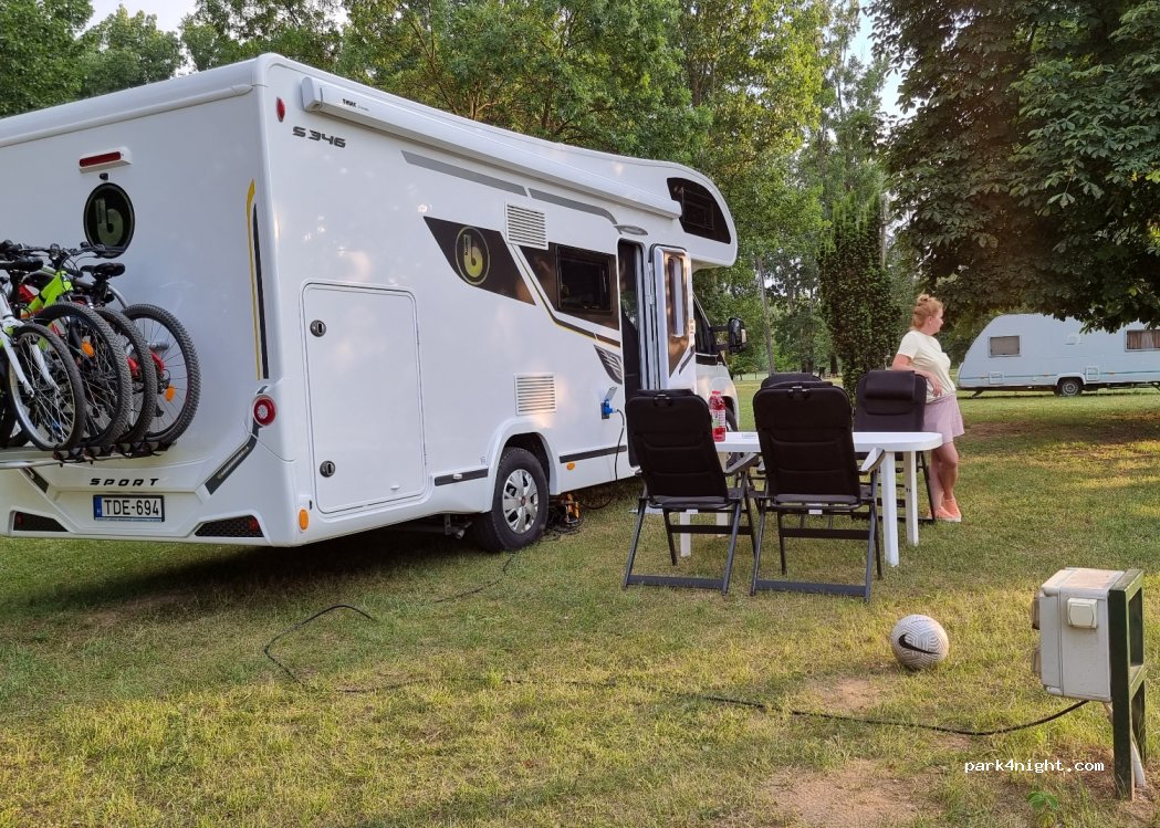 Tóparti Camping — foto