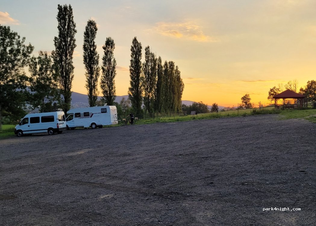 (463 11) Vratislavice nad Nisou - 871 U Tělocvičny — foto