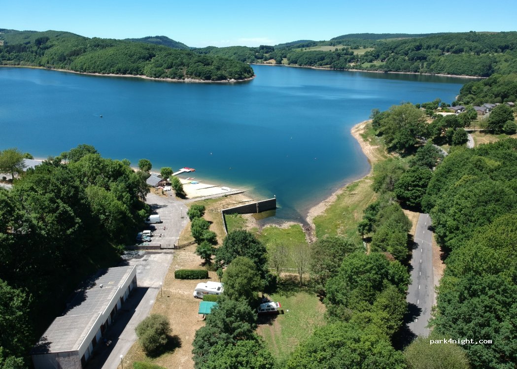 Les Rives du Lac Laouzas — foto