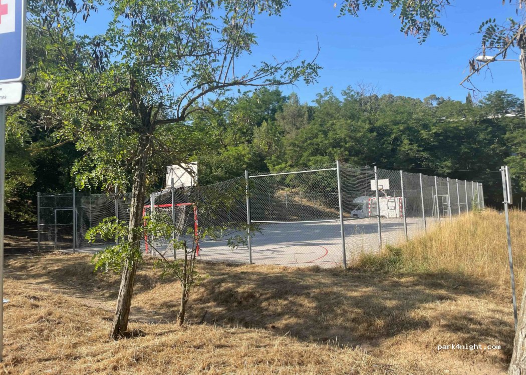 (08017) Barcelona - 101 Carretera de Vallvidrera a les Planes — foto