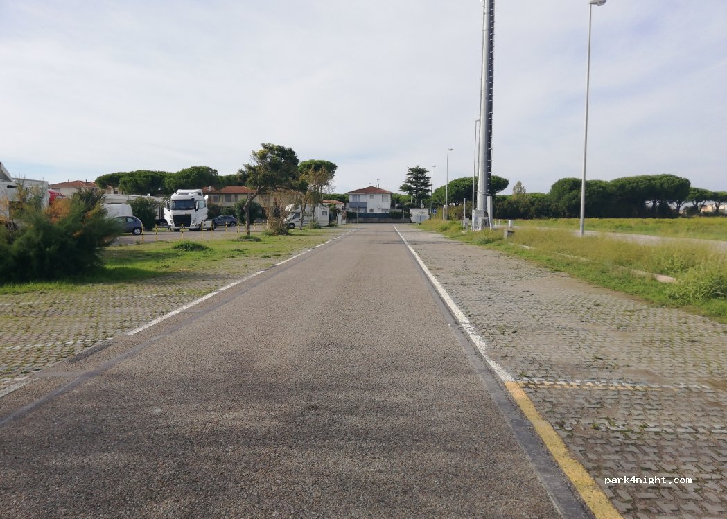 (57023) Cecina - Via Oglio, 40 — foto