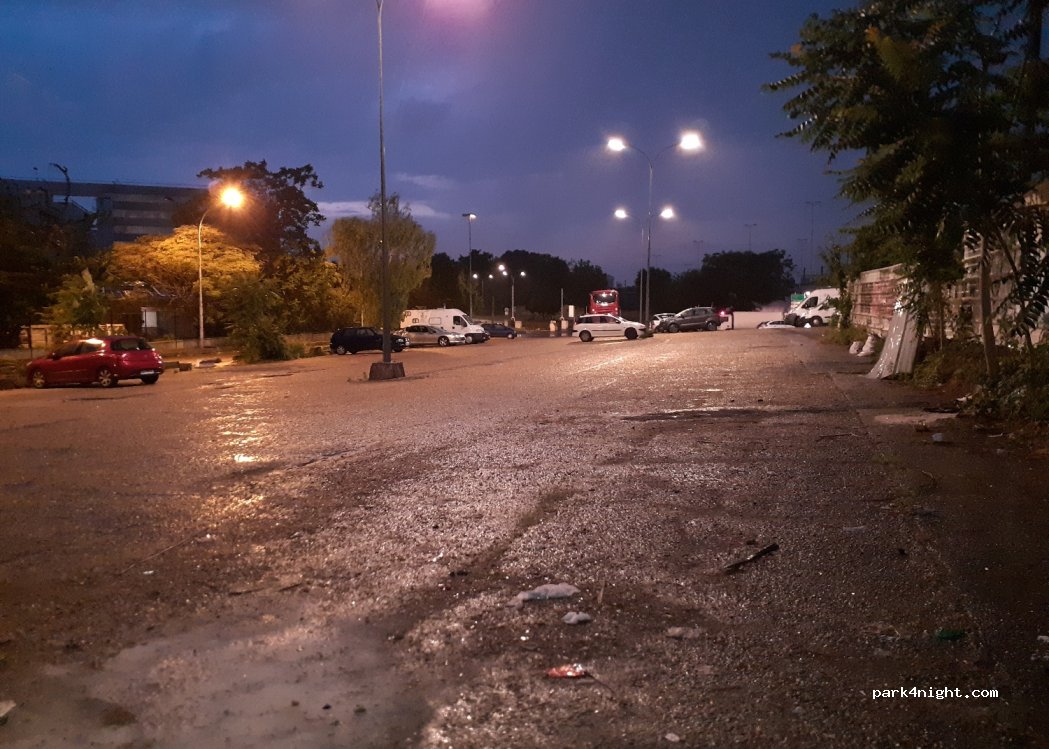 (92000) Nanterre - All.de l'Universite — foto