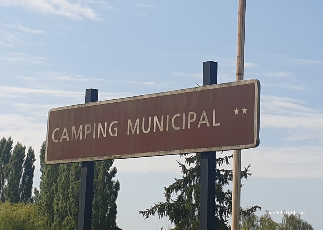 Camping Municipal Premery — foto