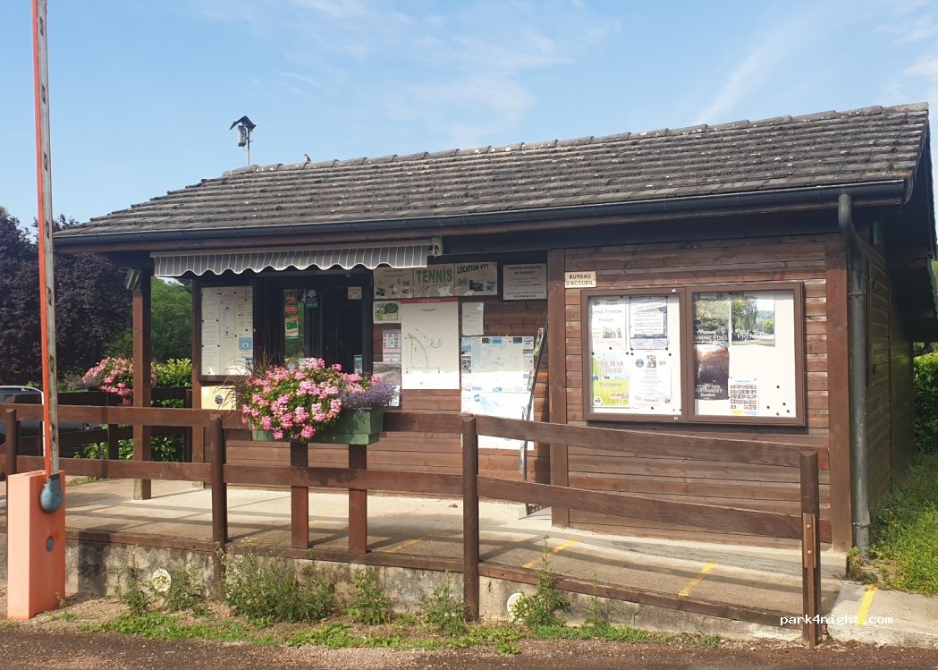 Camping Municipal Premery — foto 2