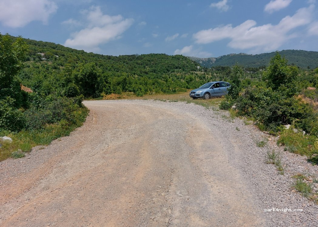 (51218) Podkilavac - Unnamed Road — foto
