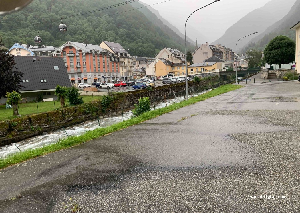 (65110) Cauterets - 1 Route de Pierrefitte — foto 2
