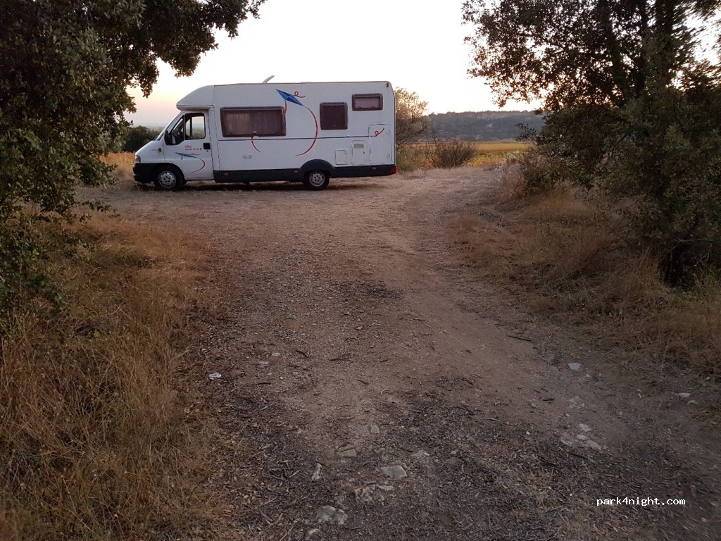 (30210) Castillon-du-Gard - D192 — foto 2