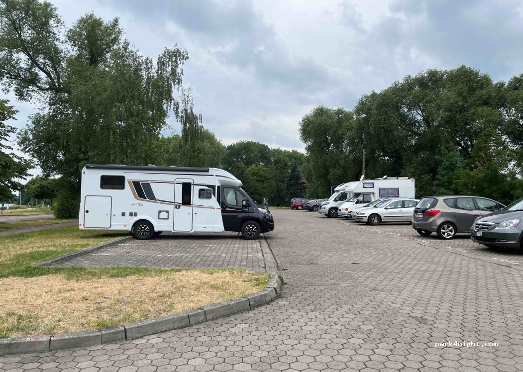 (19-300) Ełk - 10 Parkowa — foto 2