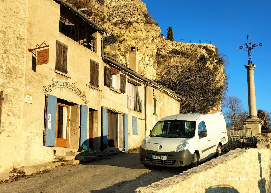 (04700) Lurs - Le Village — foto 3