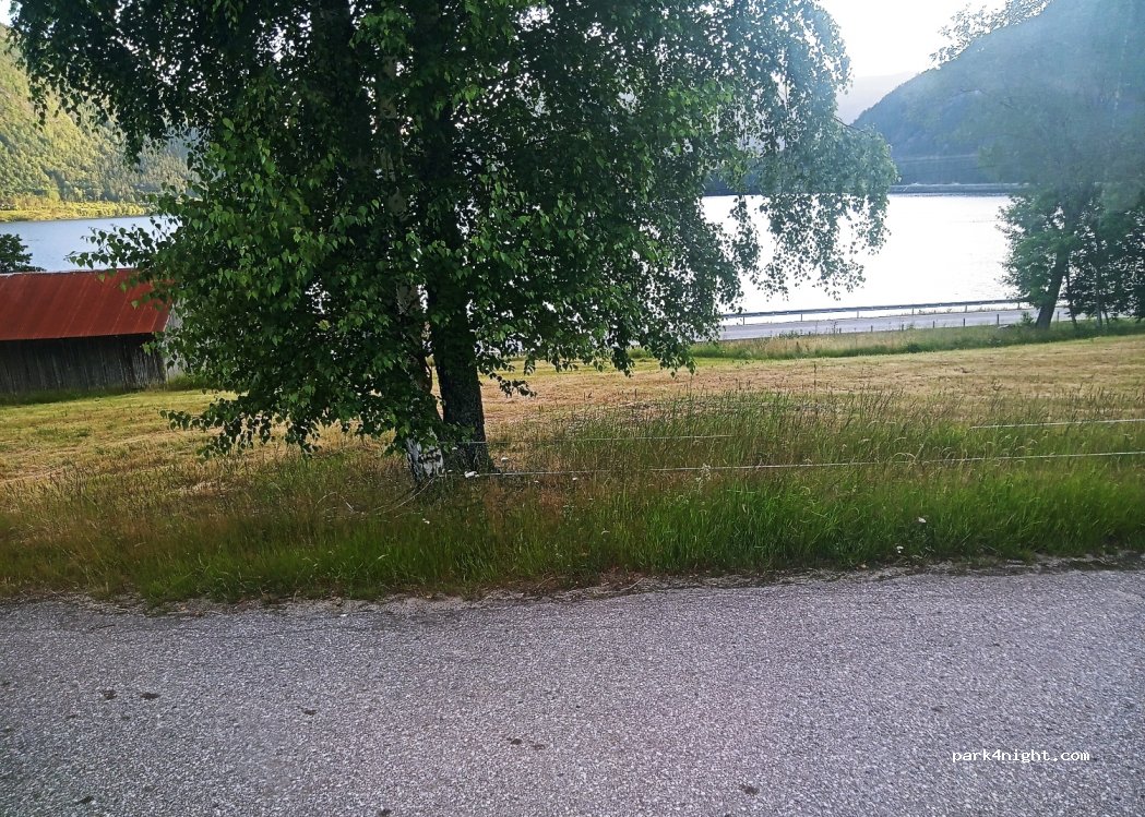 (4745) Lauvdal - 1 Nautedalsvegen — foto