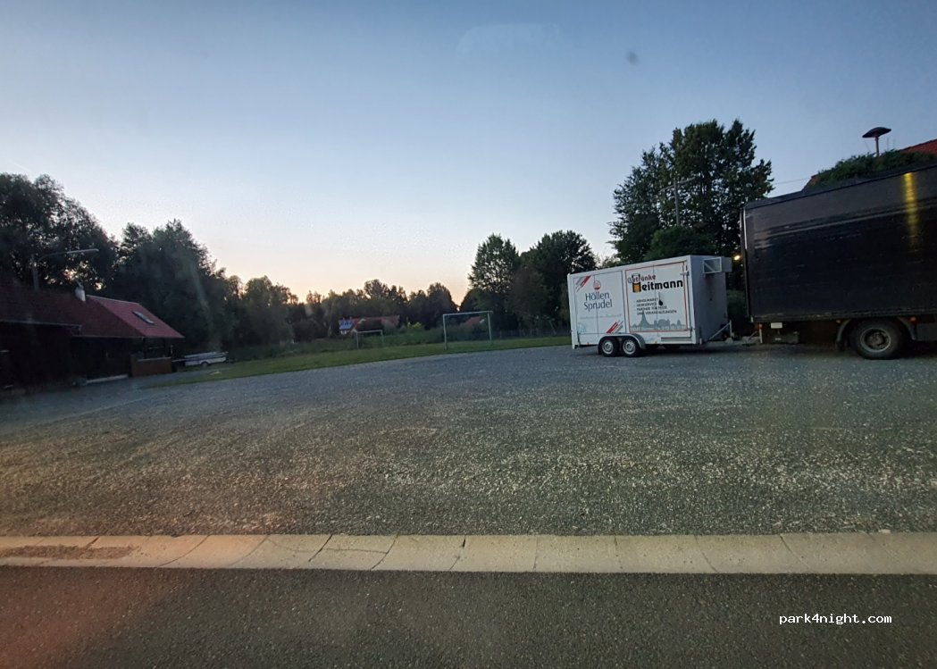 (96142) Hollfeld - Unnamed Road — foto