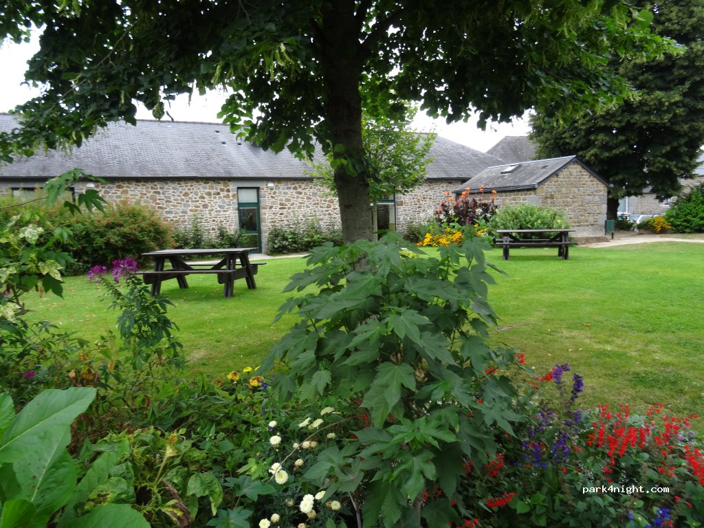 (35460) Coglès - Square des Frères Maillard — foto