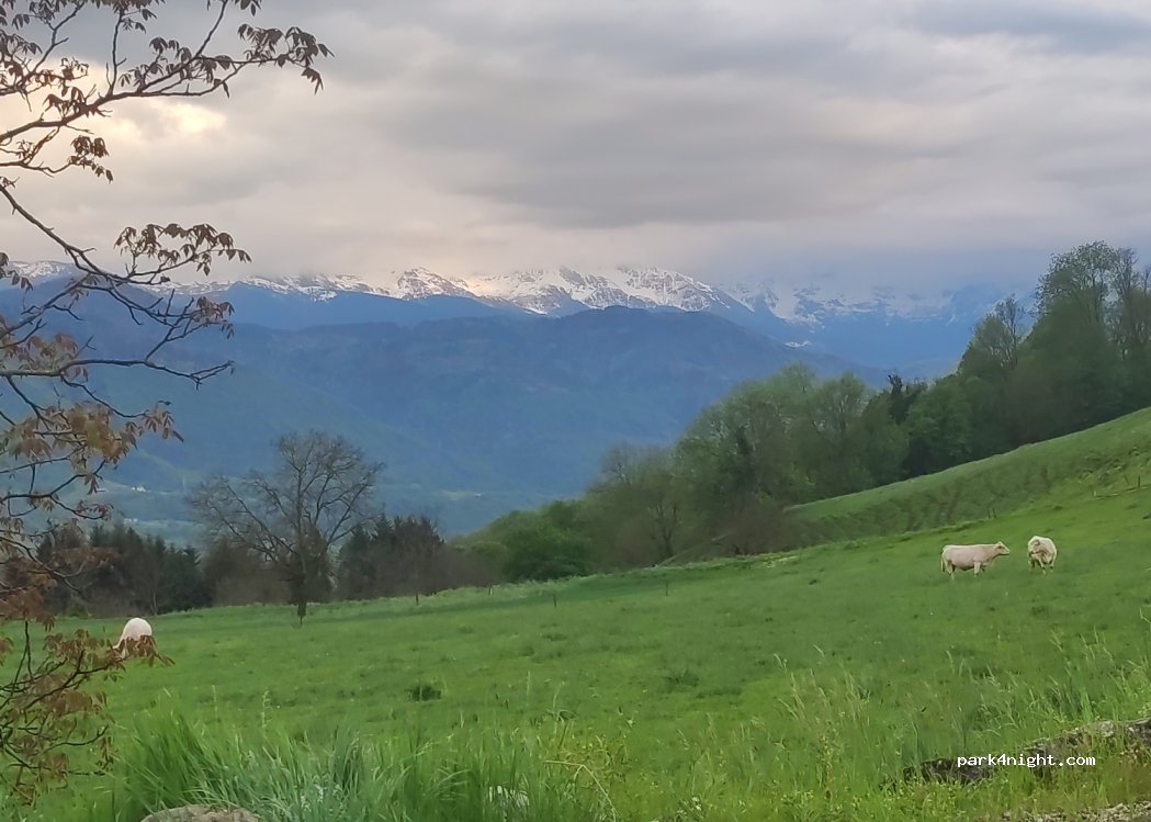 (38530) La Flachère - Unnamed road — foto 3