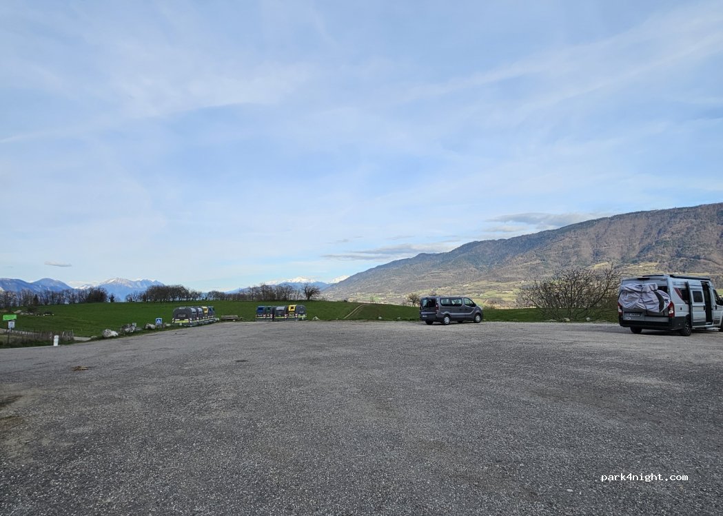 (38530) La Flachère - Unnamed road — foto 4