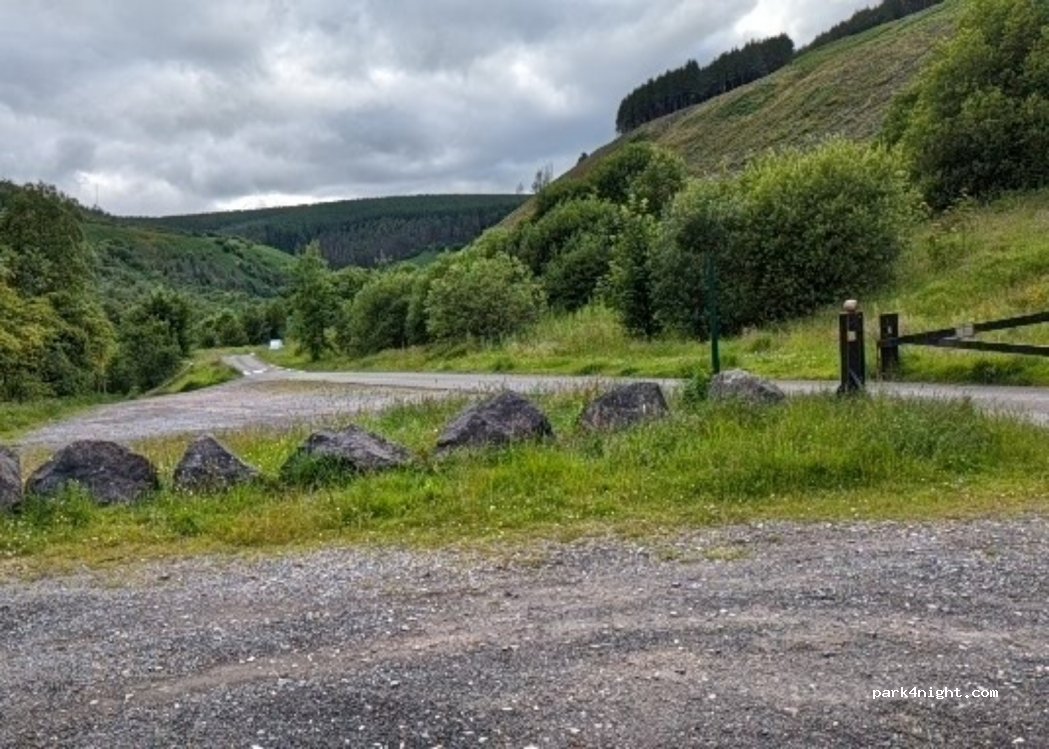 (CF40 2DW) Tonypandy - Howard St — foto 2