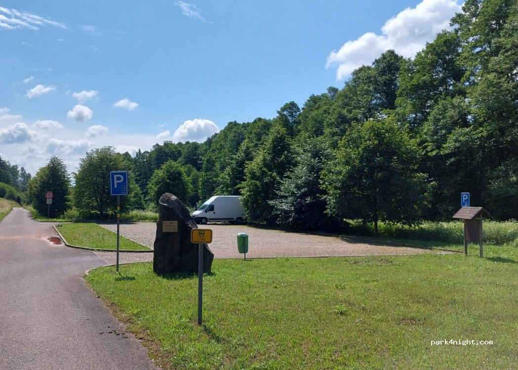 (549 74) Božanov - Unnamed Road — foto