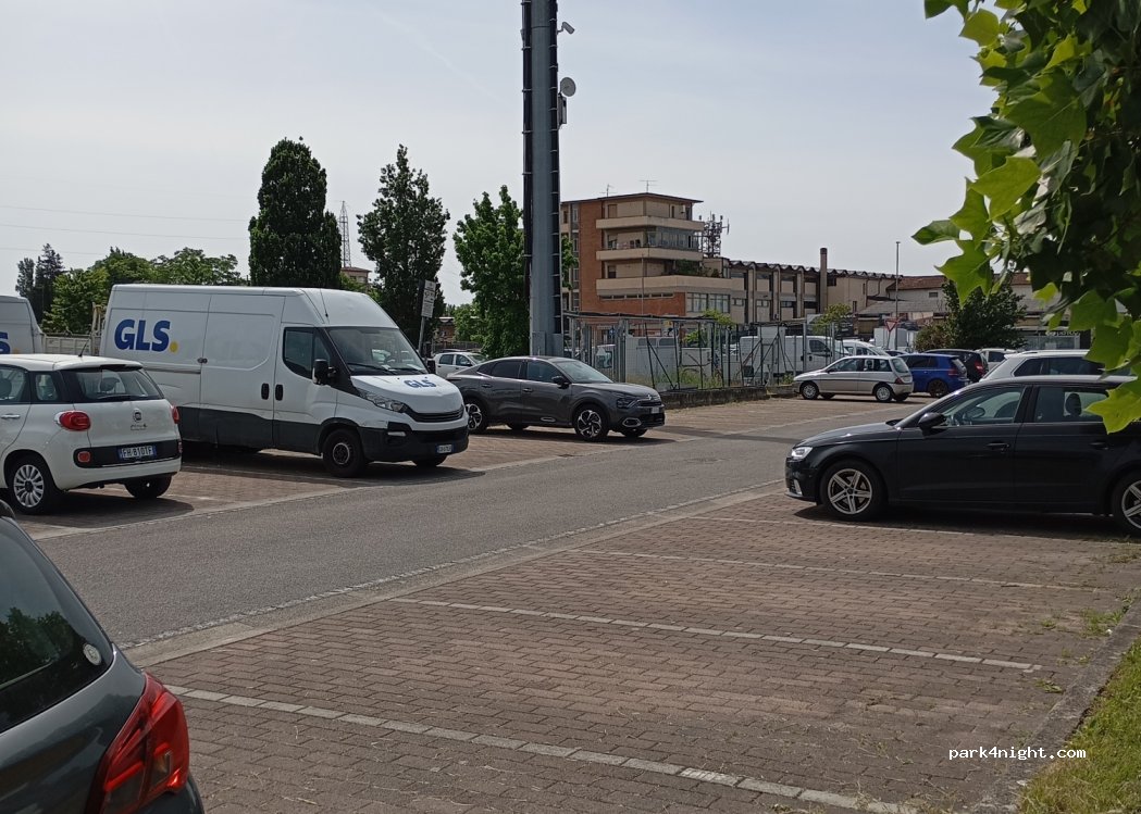 (51100) Pistoia - 15 Via Martiri della Fortezza — foto 2