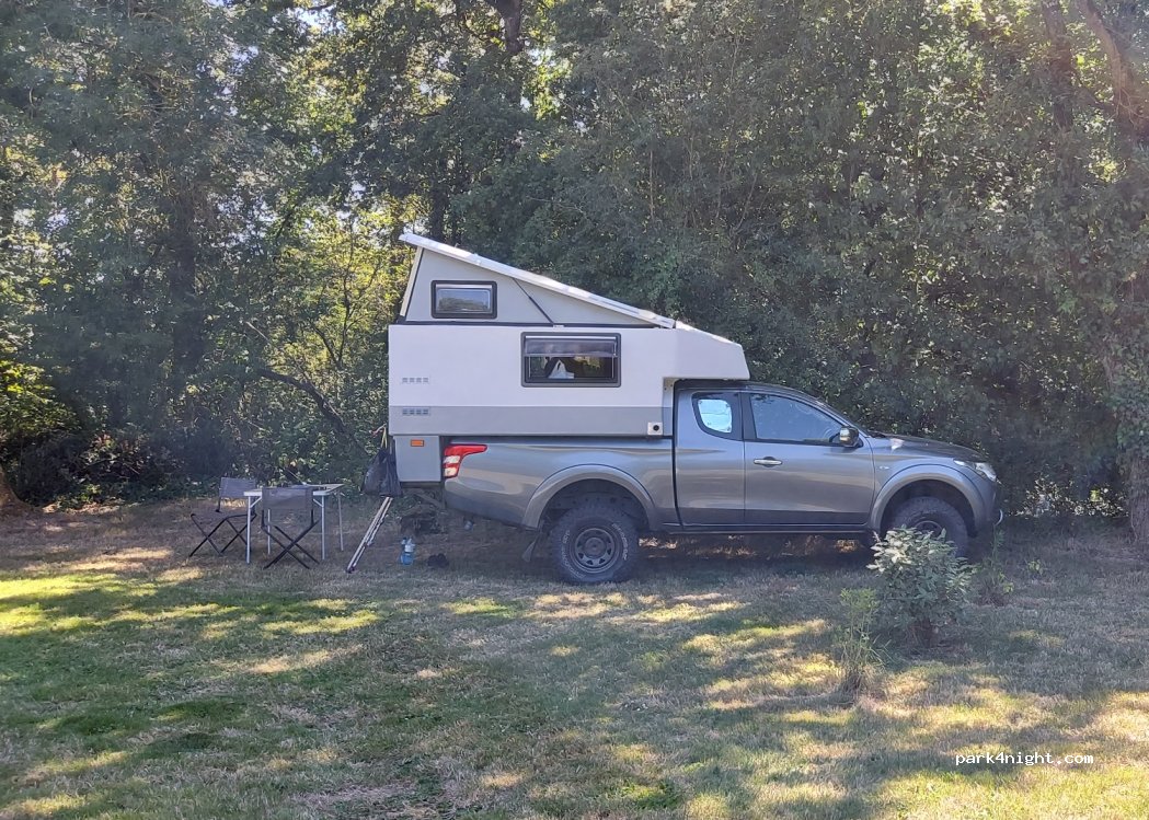 Camping 4 leaf clover — foto