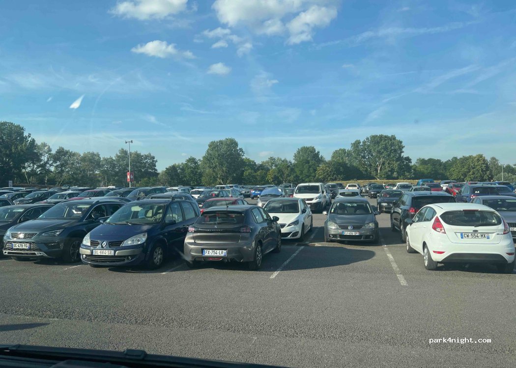 (60128) Plailly - Unnamed road — foto 2