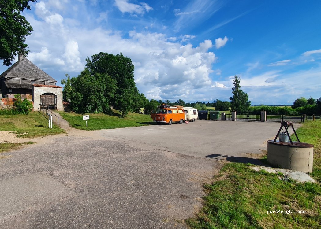 (84267) Jakiškiai - Unnamed road — foto