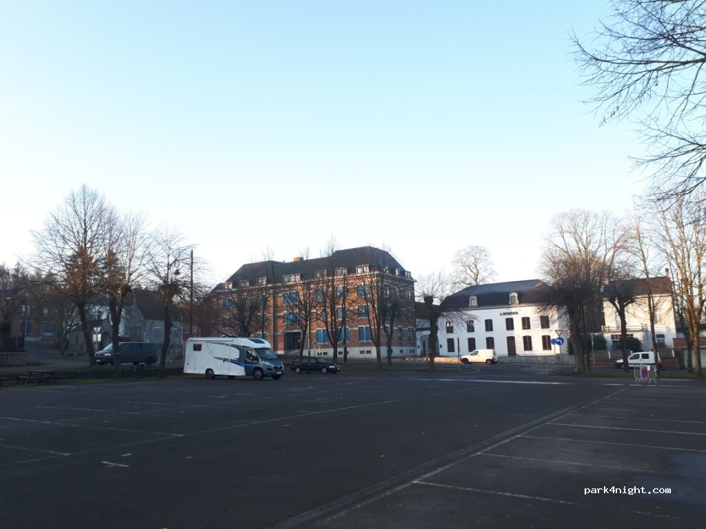 (6460) Chimay - Place Léopold — foto