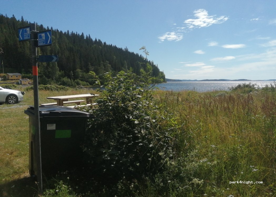 (893 40) Hålviken - Unnamed Road — foto 2