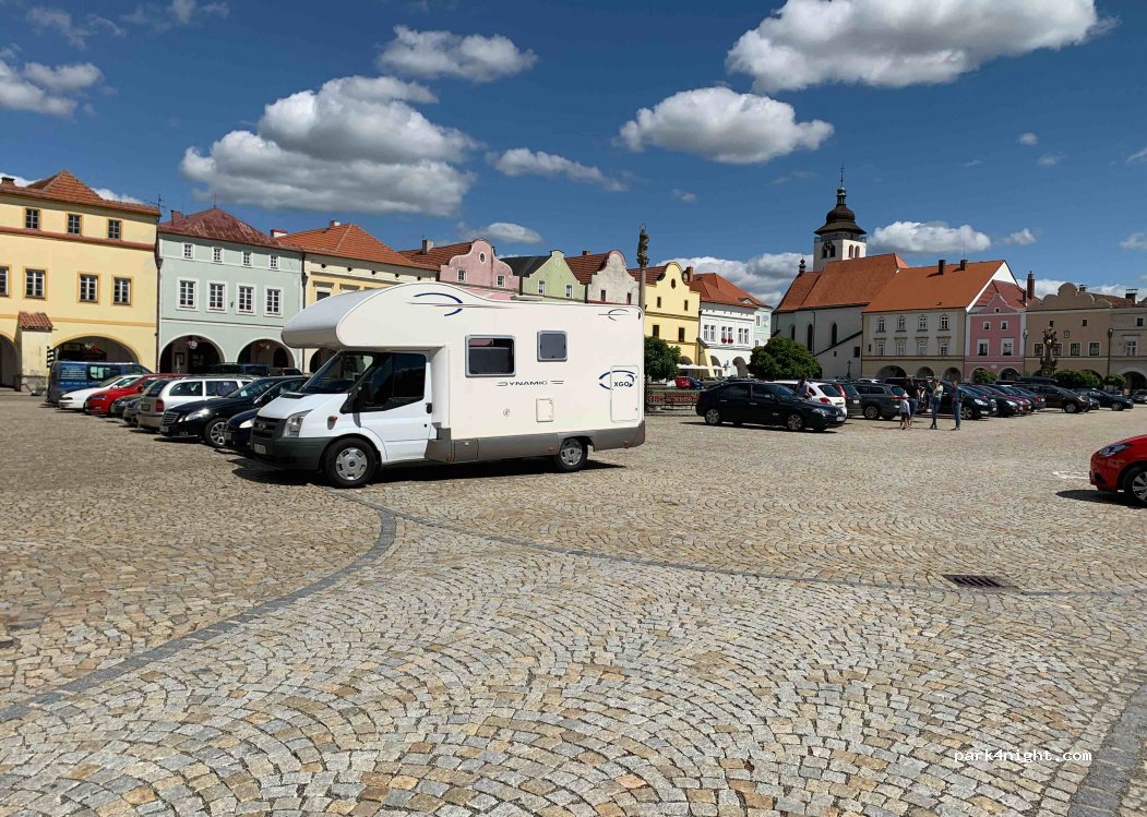 (549 01) Nové Město nad Metují - 1203 Husovo náměstí — foto
