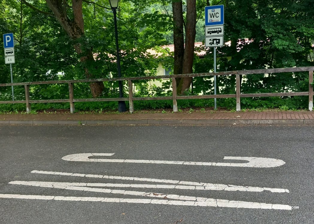 Wohnmobilstellplatz Freizeitbad Thyragrotte in Südharz — foto 2