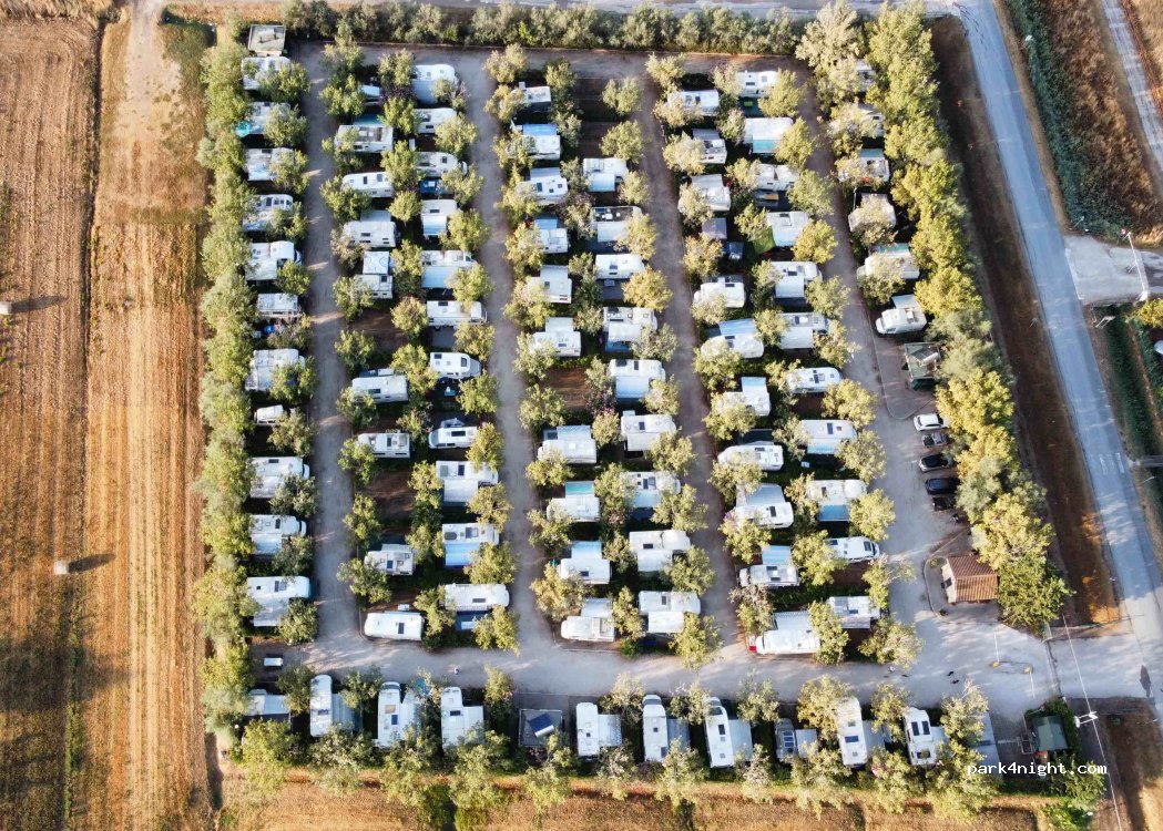 Camperoasi Area Sosta Camper — foto 4