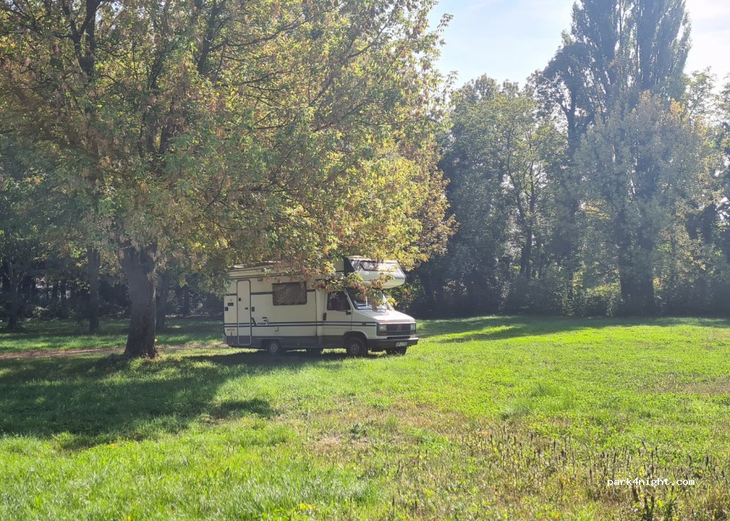 (5540) Szarvas - 5 Erzsébet liget utca — foto