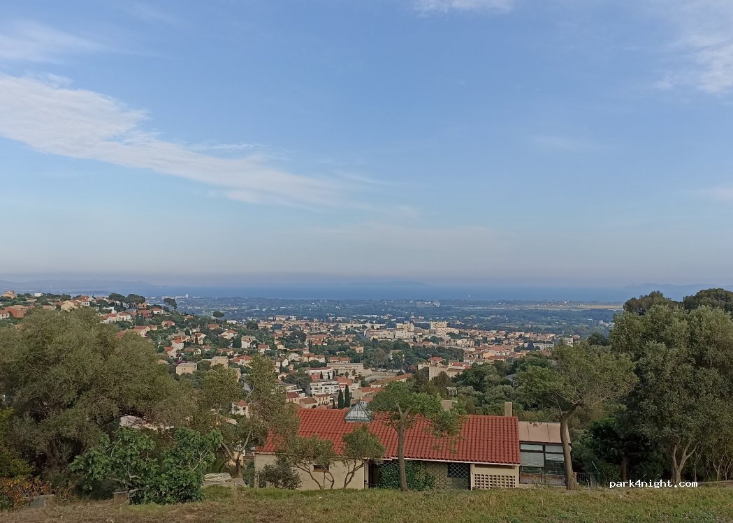 (83400) Hyères - 55 Chemin de la Roquette — foto
