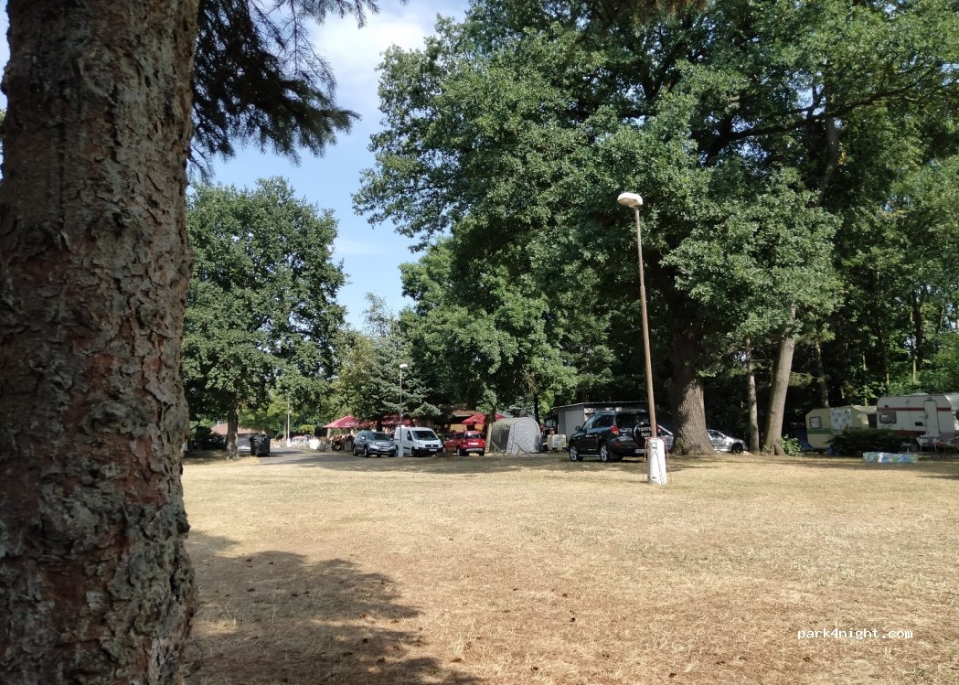 Autokemp a koupaliště Červený Hrádek — foto