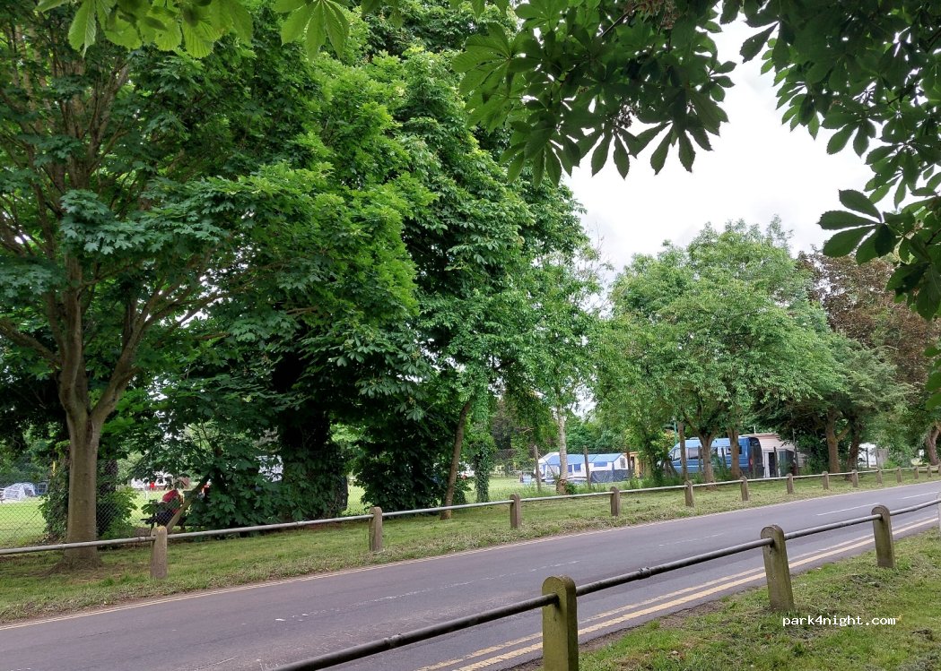 Laleham Camping Club — foto 4