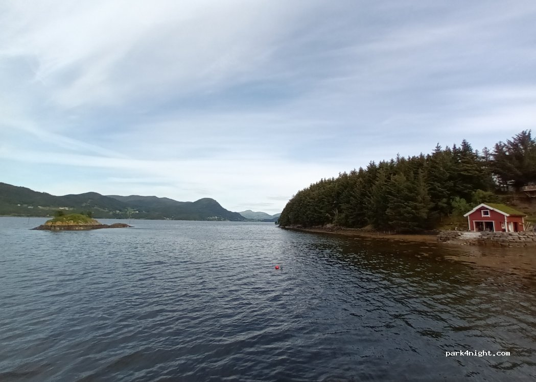 (6493) Lyngstad - 5 Naustvikvegen — foto 2