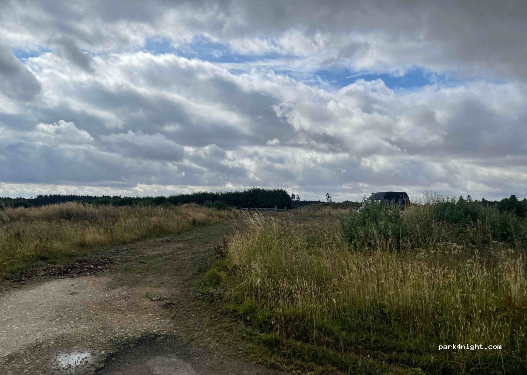 (YO13 9EB) Scarborough - Unnamed Road — foto