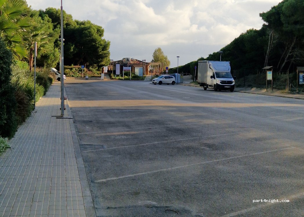 (07458) Muro - Carrer Arenes — foto 4