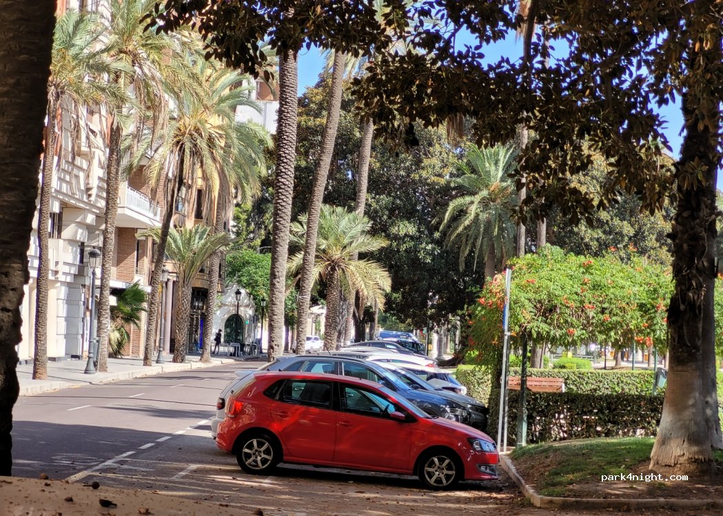 (46010) València - 13 Passeig de l'Albereda — foto