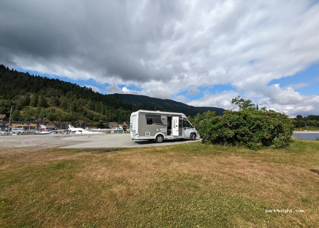 (6817) Naustdal - 22 Gamlevegen — foto 3