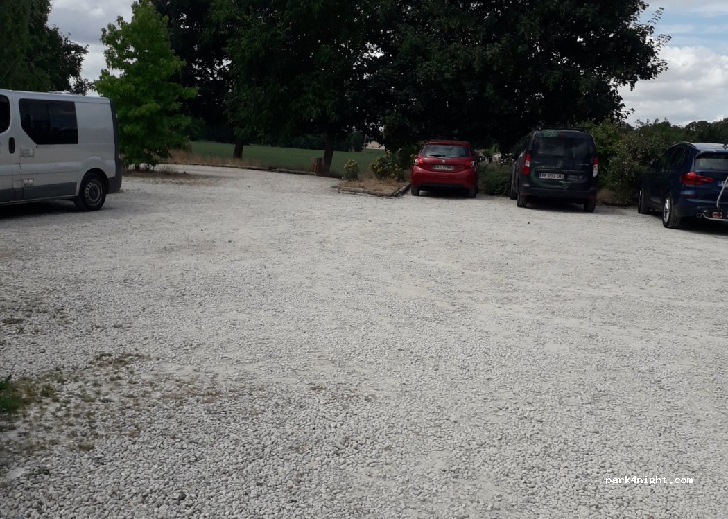 (27830) Neaufles-Saint-Martin - — foto