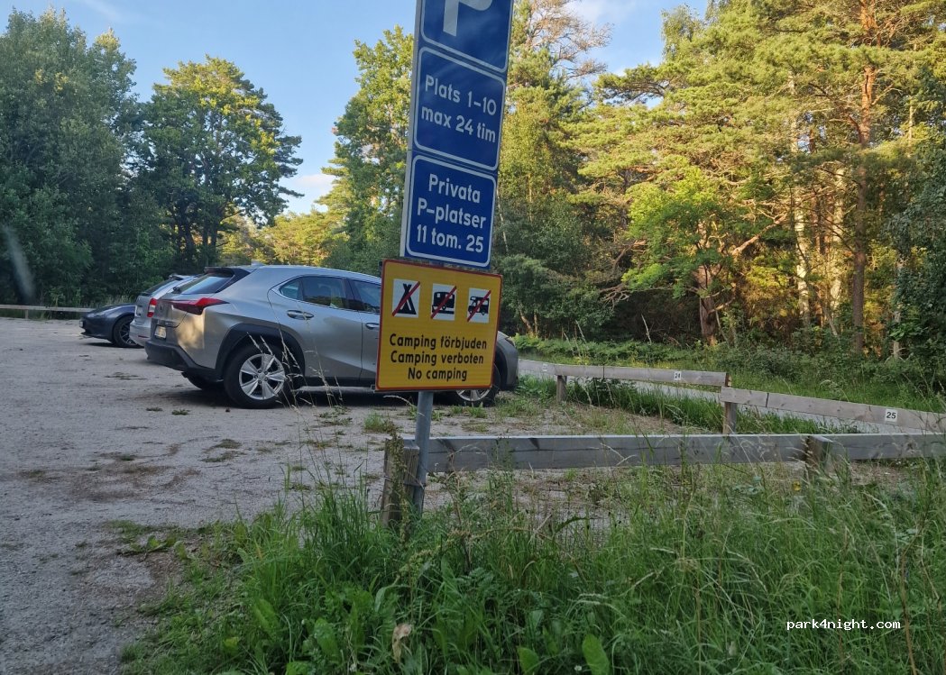 (452 96) Strömstad - 1 KEVIKSVÄGEN — foto