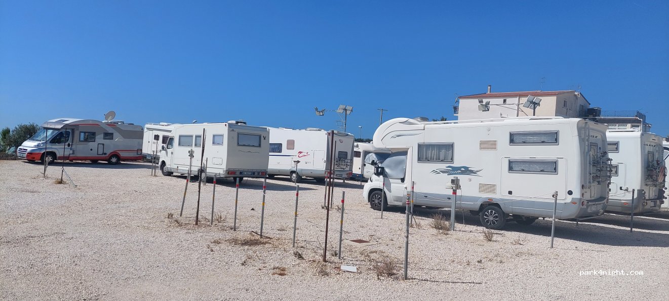 Parking Scala dei Turchi (L. Michelangelo) — foto 2