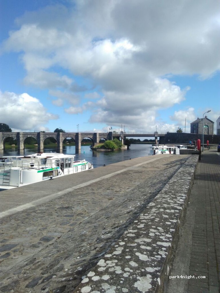 () Shannonbridge - Main Street — foto