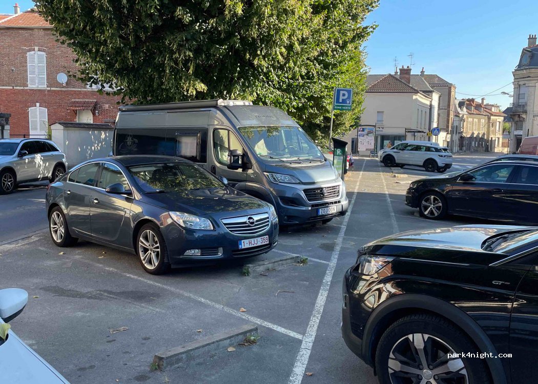 (51200) Épernay - 8 Place Carnot — foto