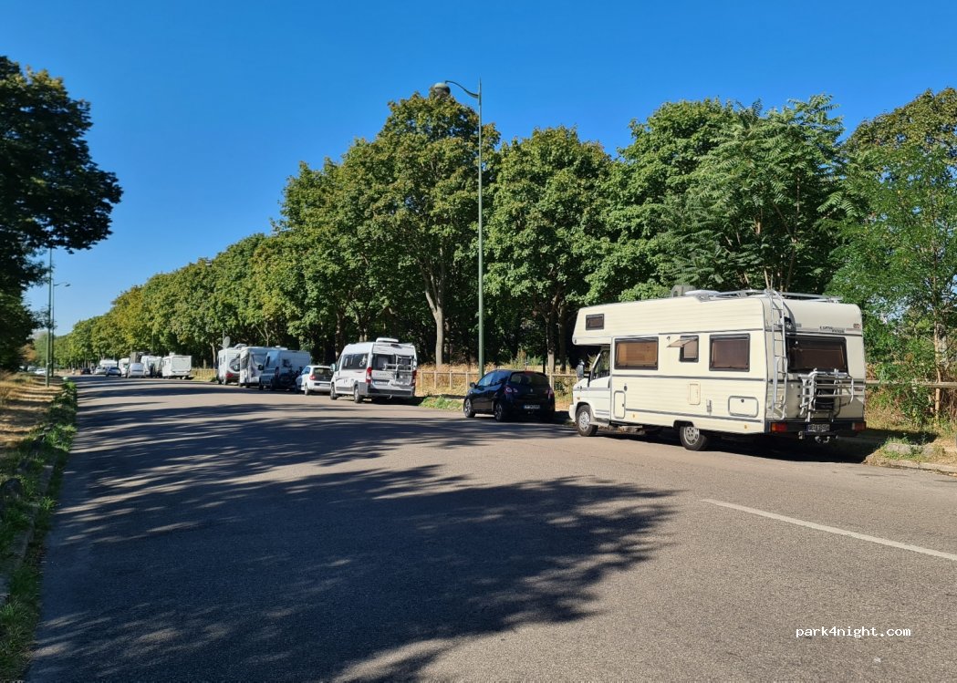 (75016) Paris - 7 Route de Sèvres À Neuilly — foto