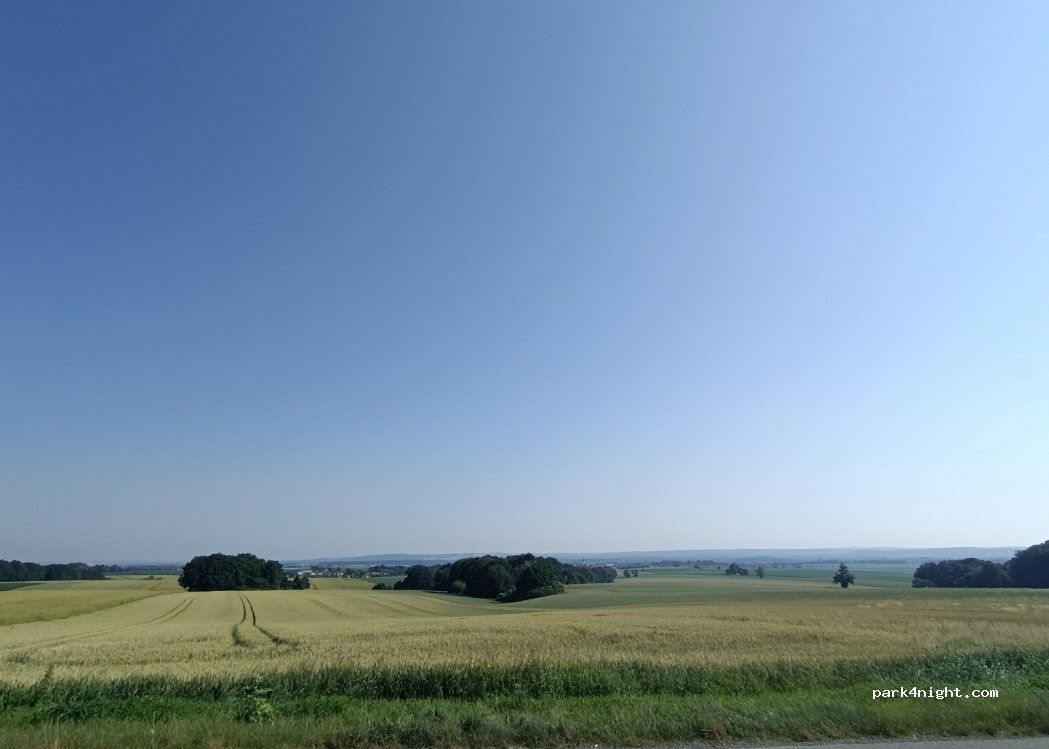 (747 16) Hať - Unnamed Road — foto